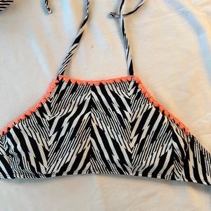 Op bikini top zebra